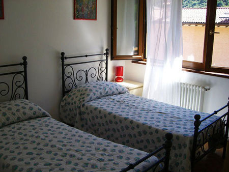 Schlafzimmer 2