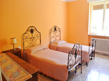 2. Schlafzimmer