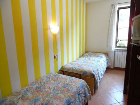 2. Schlafzimmer