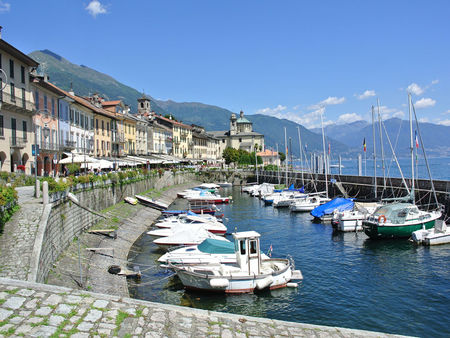 Alter Hafen - Uferpromenade ca. 250m entfernt