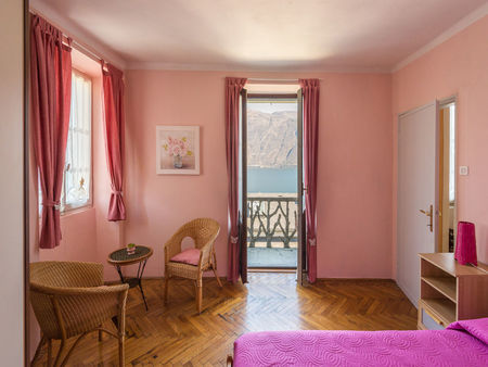 2. Schlafzimmer