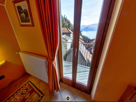 Zweiter Balkon