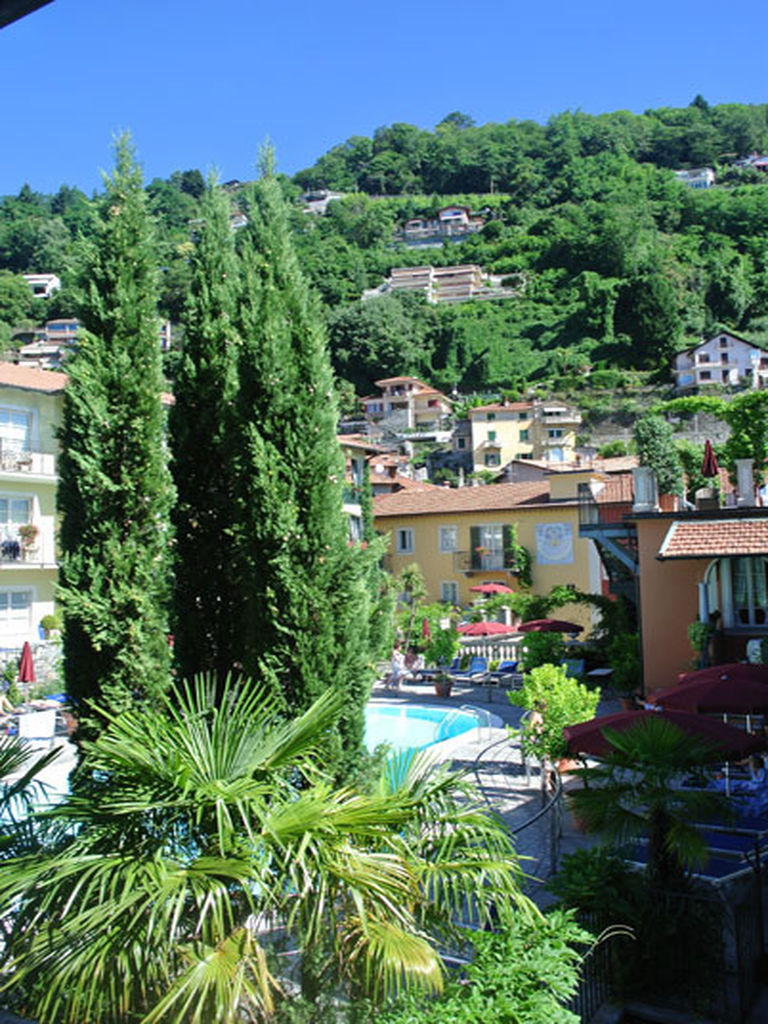 Gartenblick in Cannero Riviera