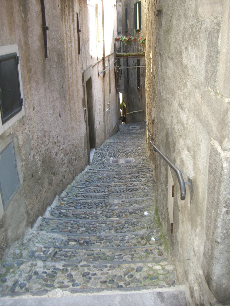 Treppenweg in der Altstadt von Cannobio