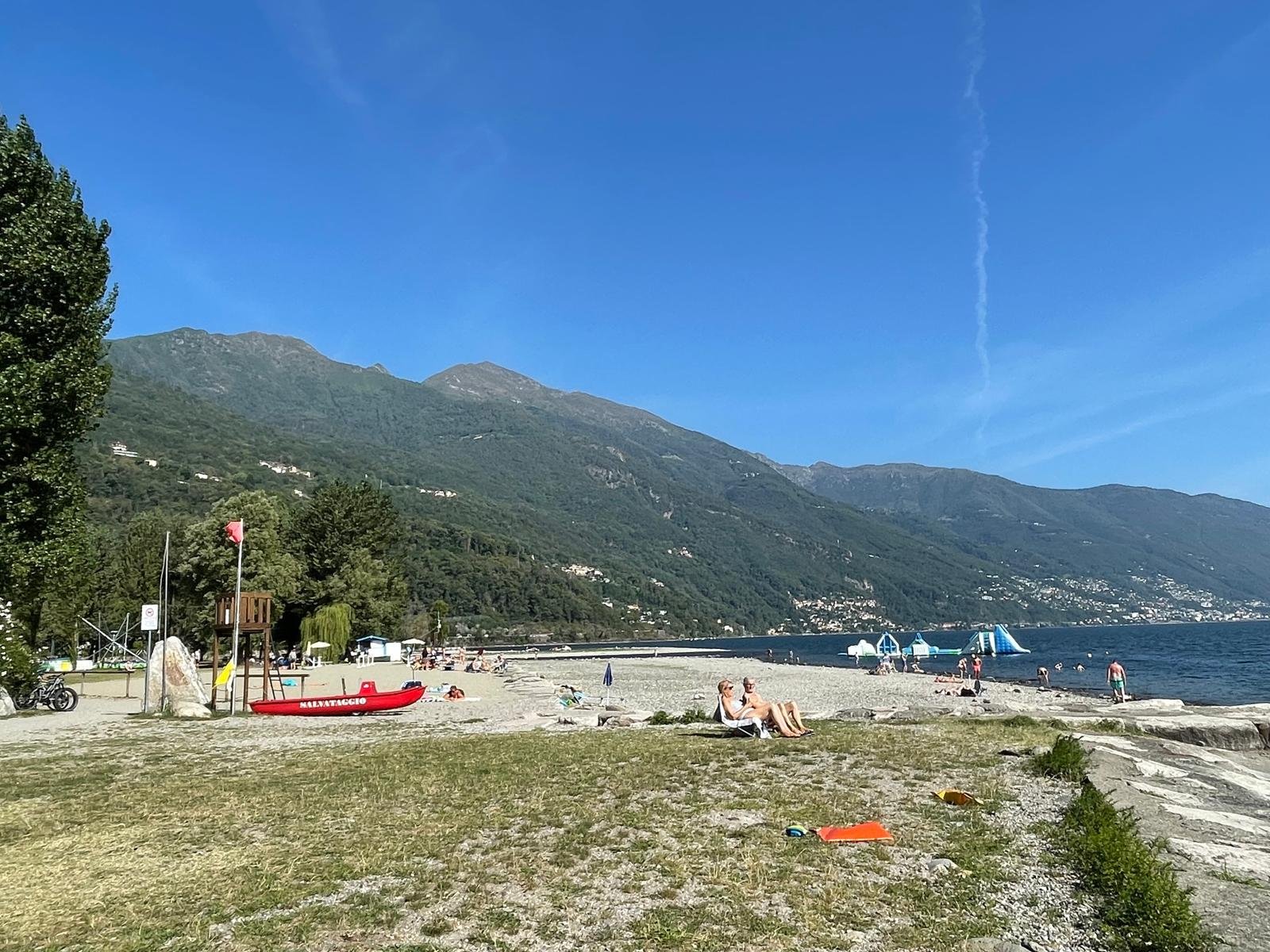 Kiesstrand am Lido in Cannobio