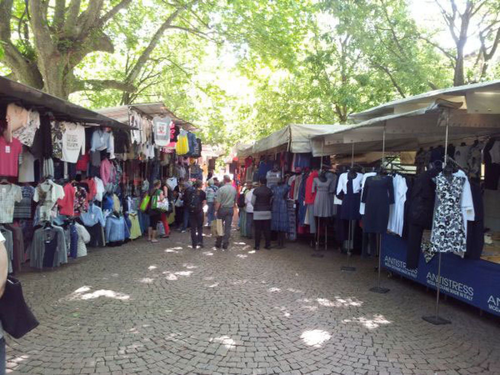 Mittwochsmarkt in Luino